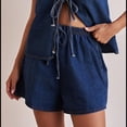 thumbnail image 4 of Conjunto de Dos Piezas de Mezclilla con Top con Lazo para Mujer, Sin Mangas, Escote en V Profundo, Chaleco, Pantalones Cortos con Cintura Elástica Azul Oscuro L, 4 of 10