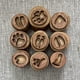 thumbnail image 1 of Juego de sellos de madera de 9 piezas, sello de huella de animales hecho a mano ños y niñas, pintura de animales, sello de pata, sellos de Estilo 25-35 cm perfecl  Sello de niños, 1 of 8