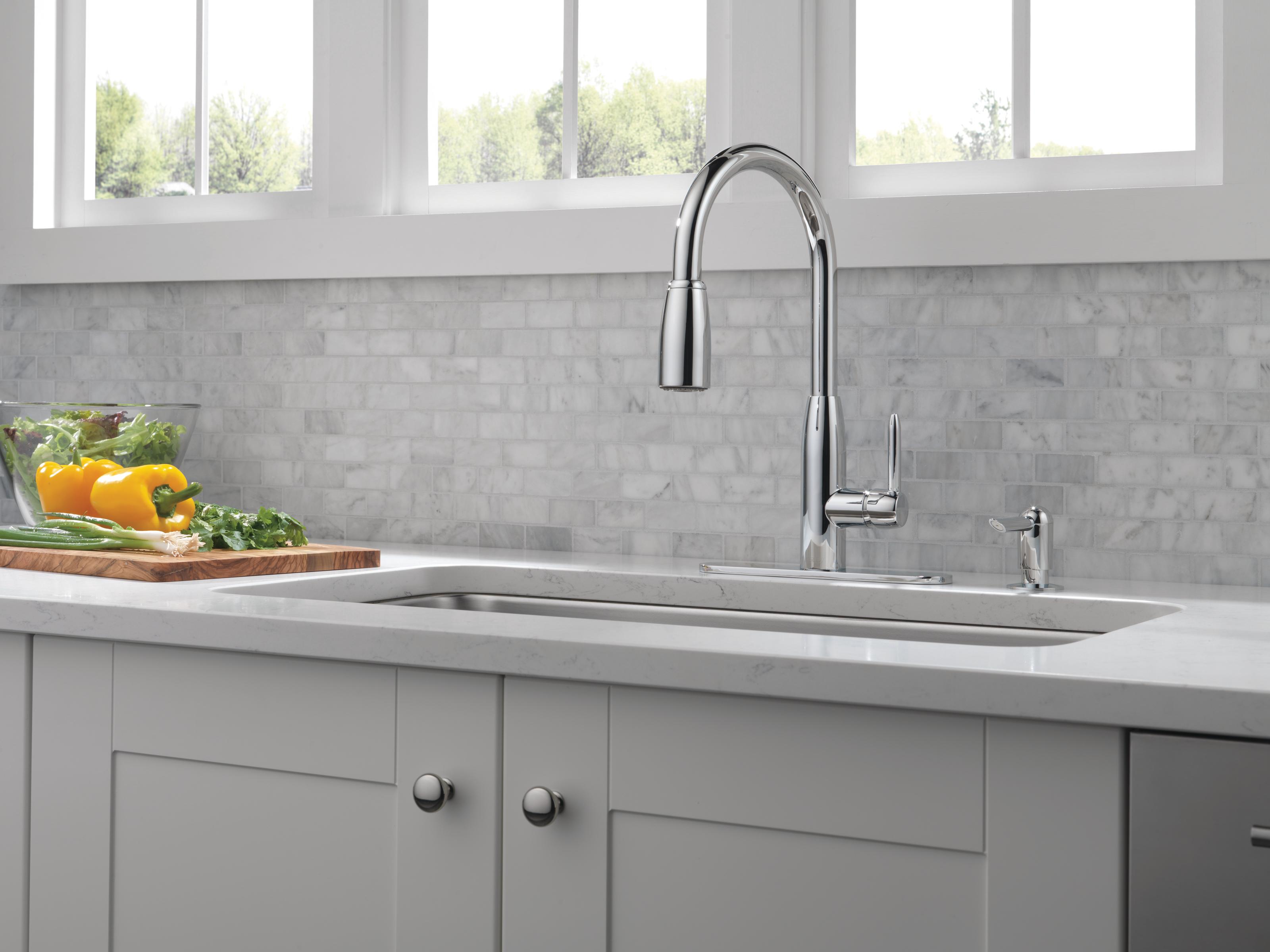 Peerless Core Kitchen Single Handle Pull-Down Faucet in Chrome P88103LF-SD-L - image 9 of 11