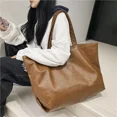 thumbnail image 5 of 2024 Nuevo bolso negro ligero y de gran capacidad, bolso de hombro de cuero suave, bolso cruzado unisex simple y de moda, 5 of 5