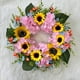 thumbnail image 4 of Corona decorativa de primavera-verano con hortensias, girasoles y margaritas para el hogar y la entrada del jardín. Perfecta para la decoración del salón y exteriores., 4 of 8