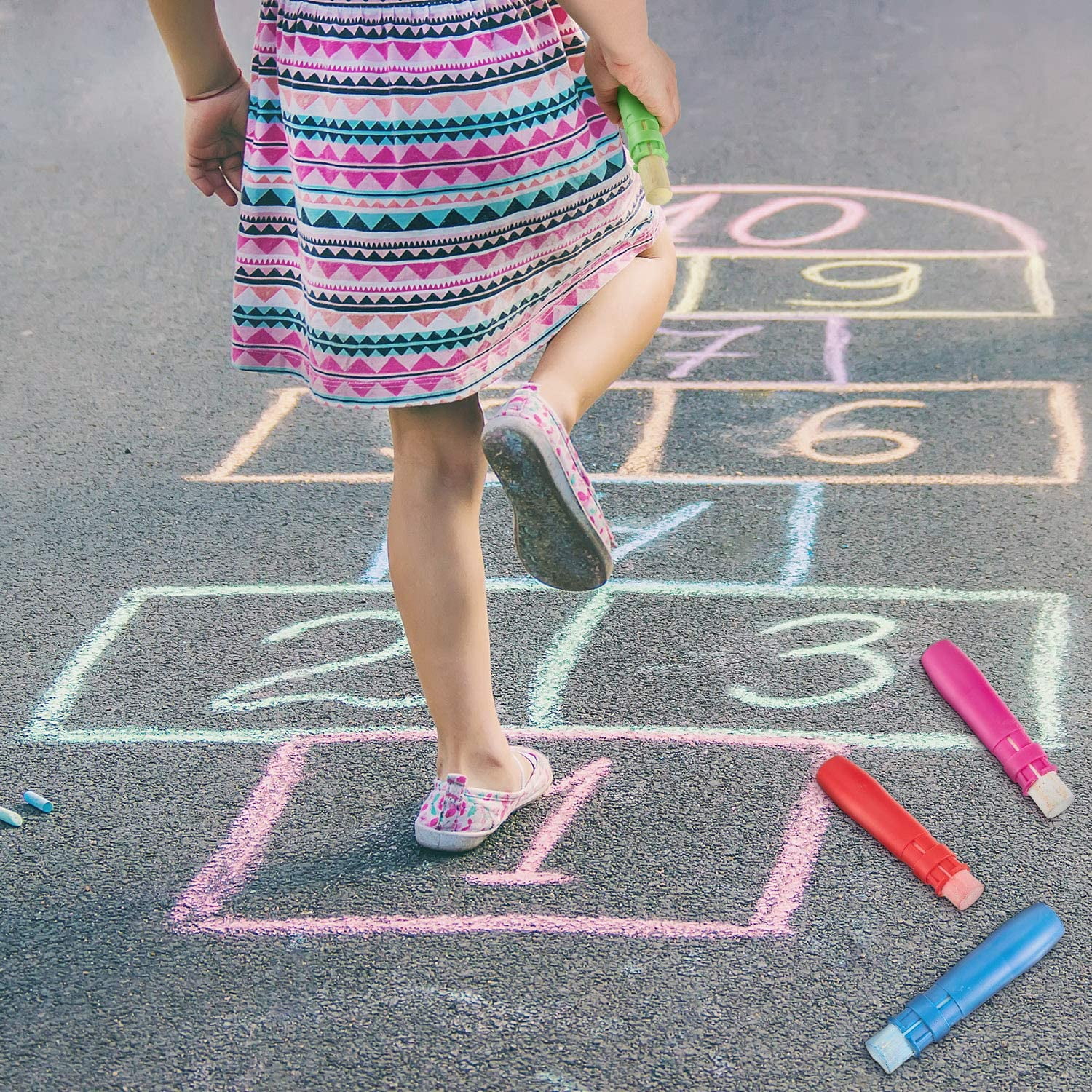 10 Pieces Railroad Chalk Holder Plastic Sidewalk Chalk Holders Colored Adjustable Chalk Clip Holder for Teachers Students Office School Classroom 