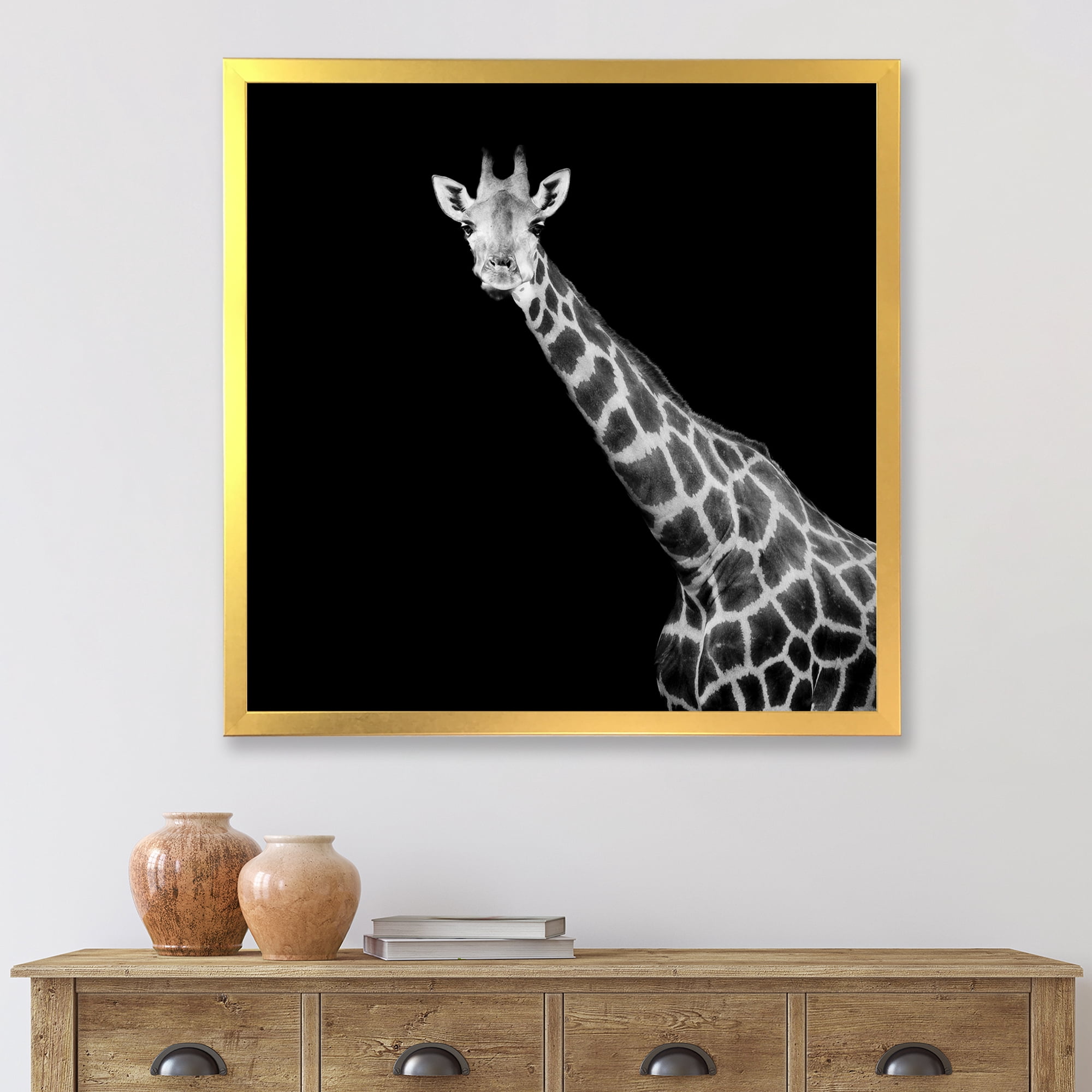 Designart 'Close Up Portrait Of A Giraffe On Black I' Farmhouse Framed Art Print