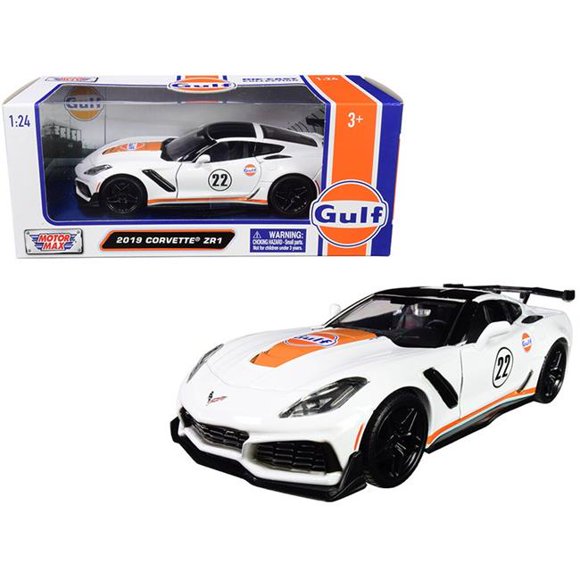 Motormax 79657 2019 Chevrolet Corvette ZR1 No.22 Gulf Oil Stripes Top 1 by 24 Diecast Model Car - White, Orange & Black