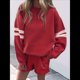 thumbnail image 3 of Conjunto de 2 Piezas para Mujer: Chándal Informal de Larga y Pantalones Cortos, Chándal de Viaje. Rojo XXL, 3 of 4