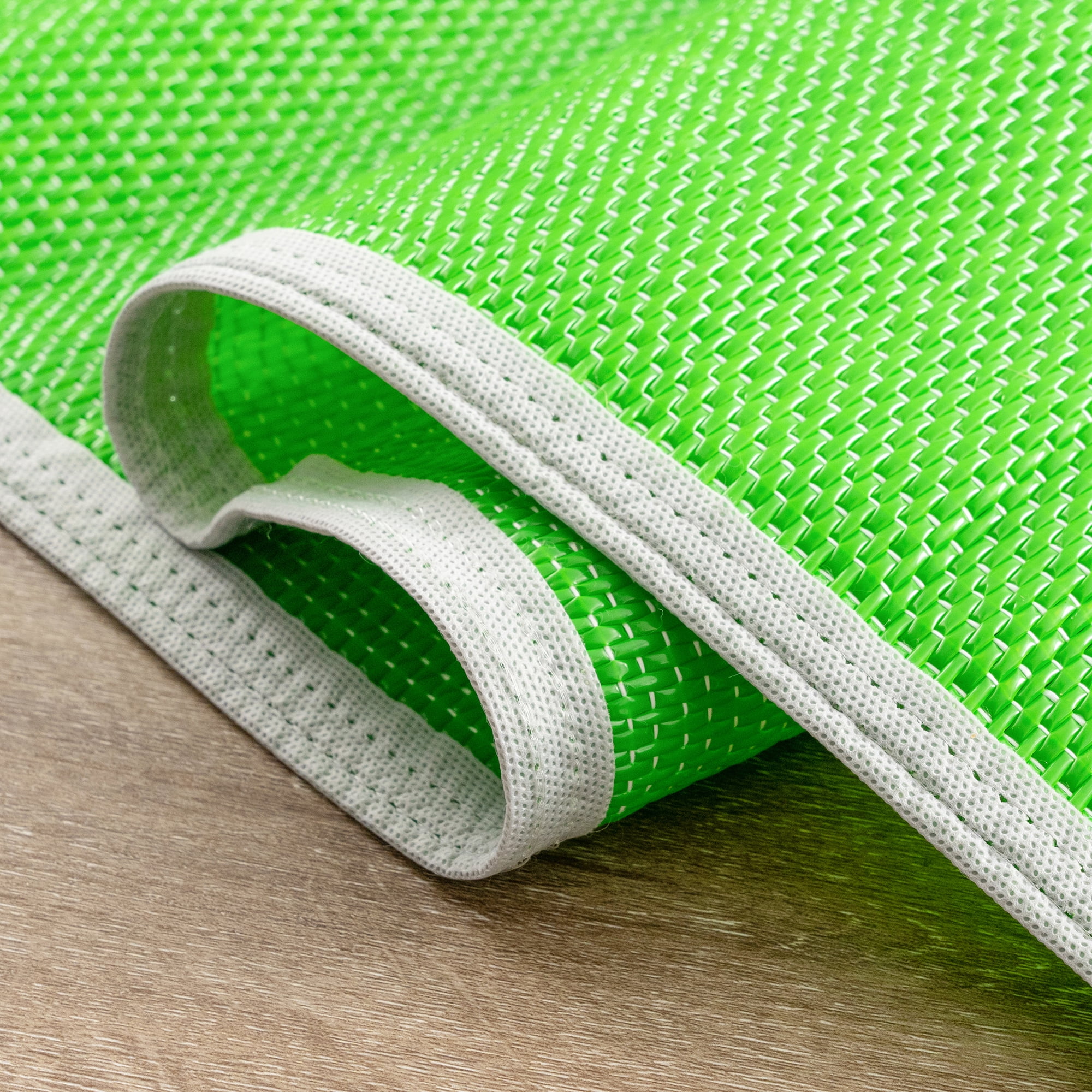 Luna Contemporary Solid Green Polypropylene Reversible Plastic Straw Outdoor Area Rug, 9'x12' Rectangle