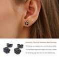 thumbnail image 2 of Qarigey Pendientes de 5 piezas para mujer y niña, aretes redondos de acero de titanio, para regalo, accesorios de joyería exquisitos Ropa, zapatos y accesorios Miscelánea alfiler negro Qarigey AP009678-03B, 2 of 6