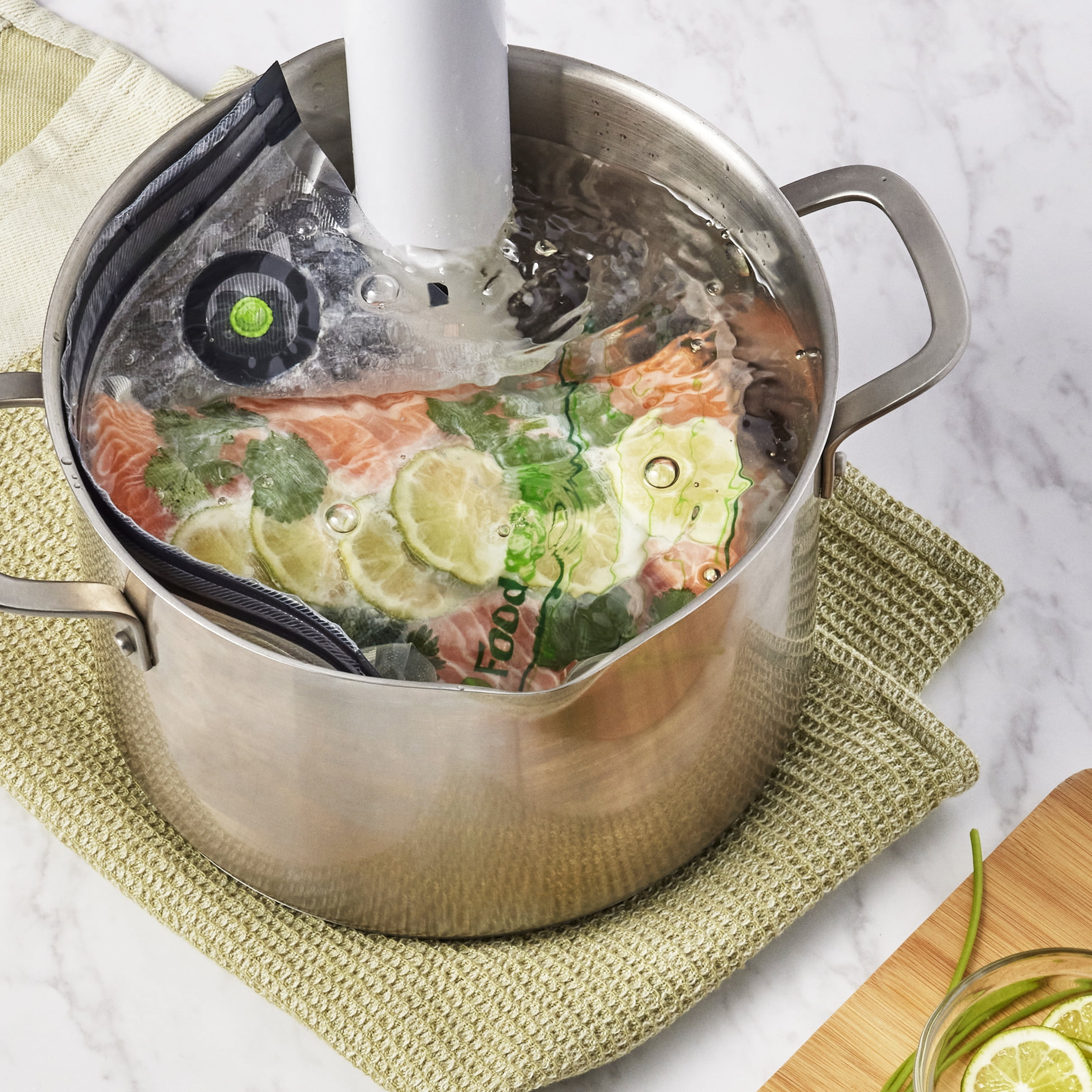 FoodSaver Reusable Gallon Vacuum Zipper Bags (3.78 L), 8 Pack, 8 Pack