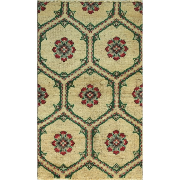 Aria Magdalen Ivory/Green Rug, 3'0" x 5'1"