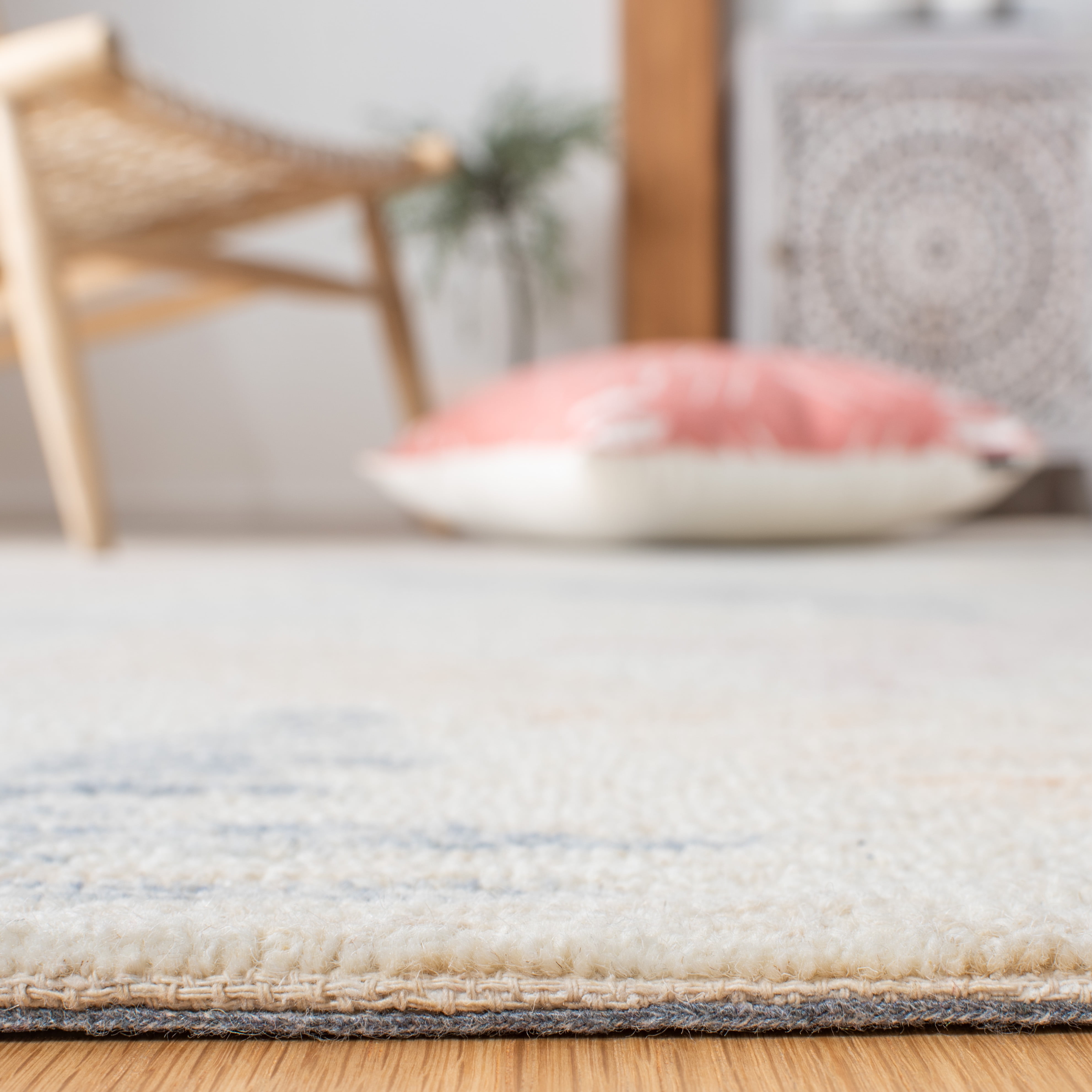 SAFAVIEH Rodeo Drive Henderson Geometric Area Rug, Ivory/Blue, 8' x 10'