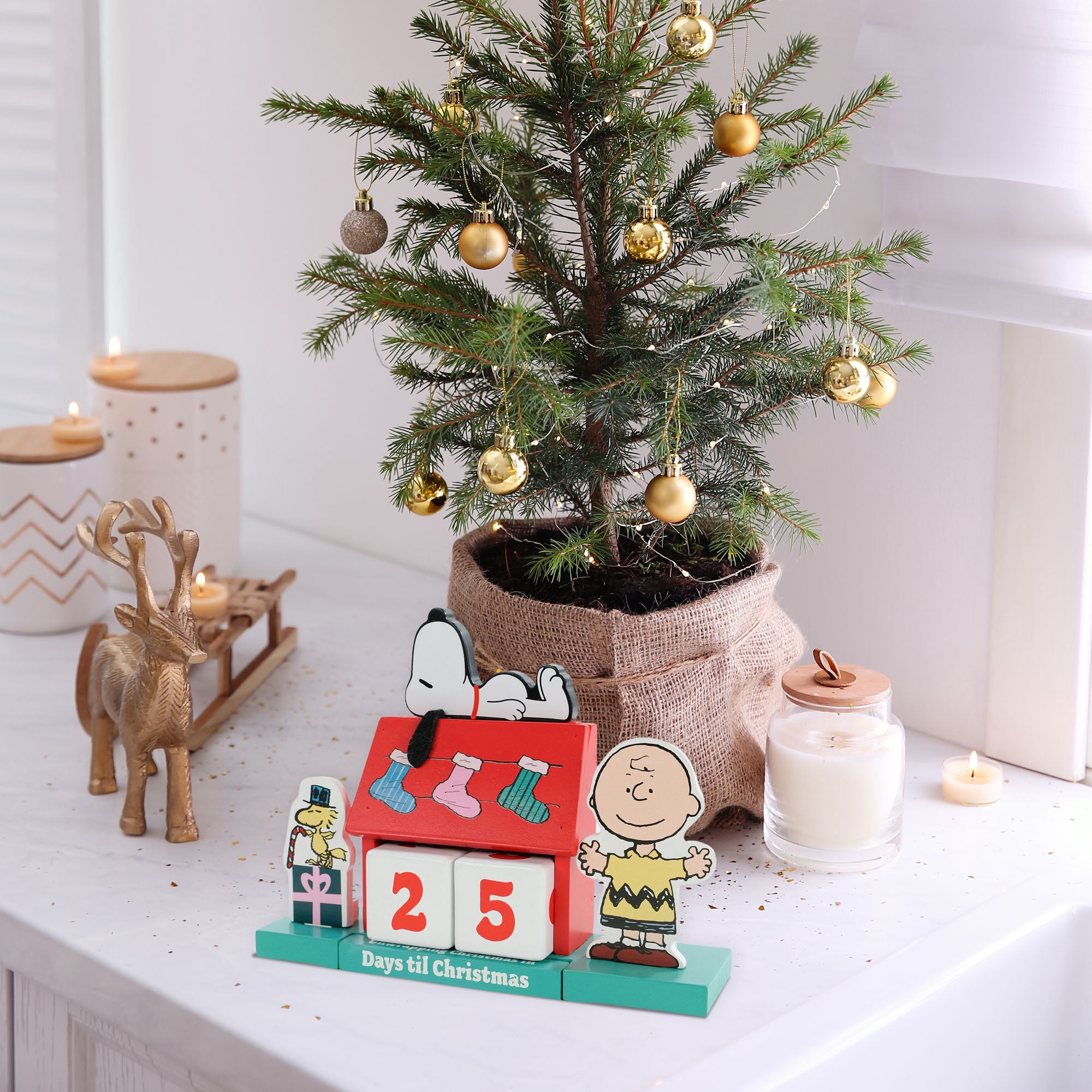 Peanuts Snoopy, Charlie Brown & Woodstock Christmas Countdown Calendar – Holiday Tabletop Accent