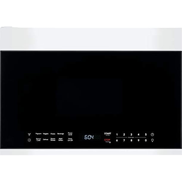 Microondas compacto Frigidaire de 1.4 pies cúbicos sobre la estufa, color blanco, con sensor de cocción automático