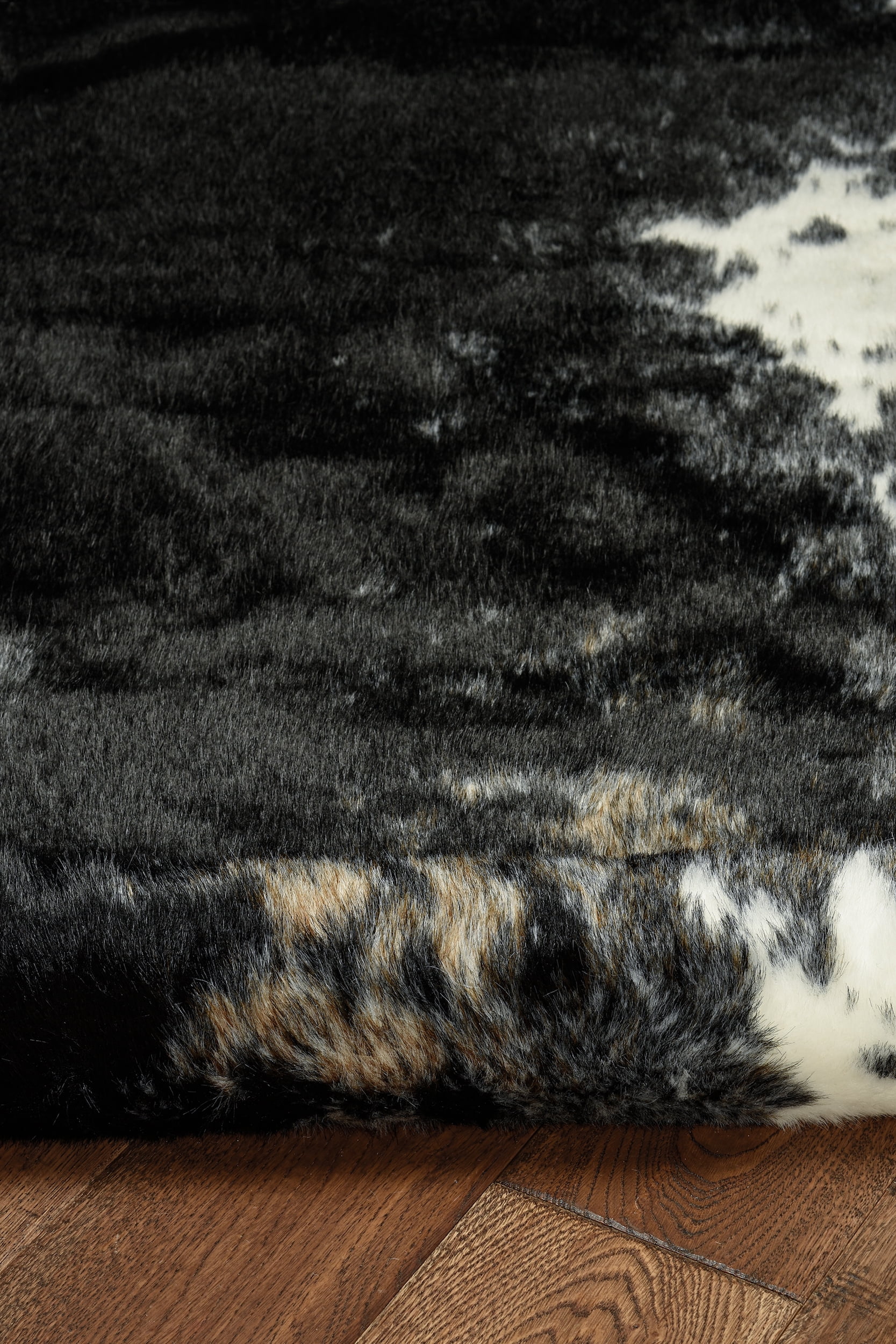 FAUX HIDE BLACKWHITE