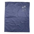 thumbnail image 4 of Set de Cama para Mascota Fantasy Ruz Pikkys con Accesorios Diseño Navideño Azul 3 Pzas, 4 of 4