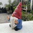 thumbnail image 3 of Estatua de gnomo de jardín con dedo medio, 20 cm, poliresina roja, WSH004, 3 of 9