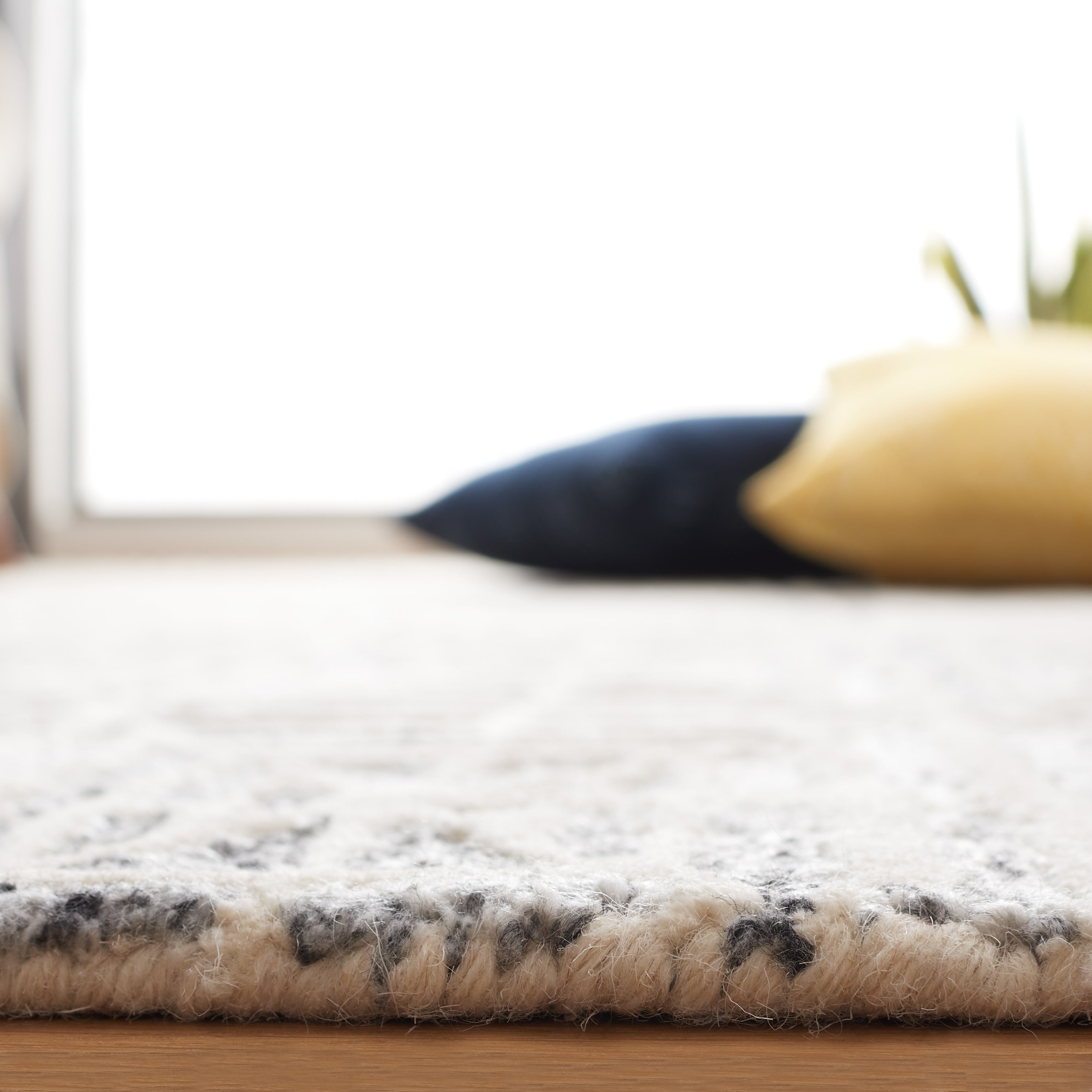 SAFAVIEH Ebony Abraham Diamond Area Rug, Grey/Ivory, 8' x 10'