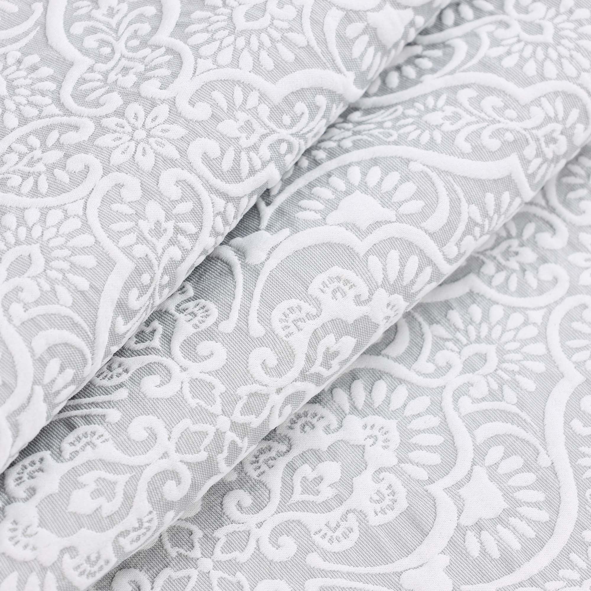 Superior Enzy Floral Matelasse Bedspread and Sham Set, 3-Piece Soft Textured Jacquard Bedspreads, California King, Silver