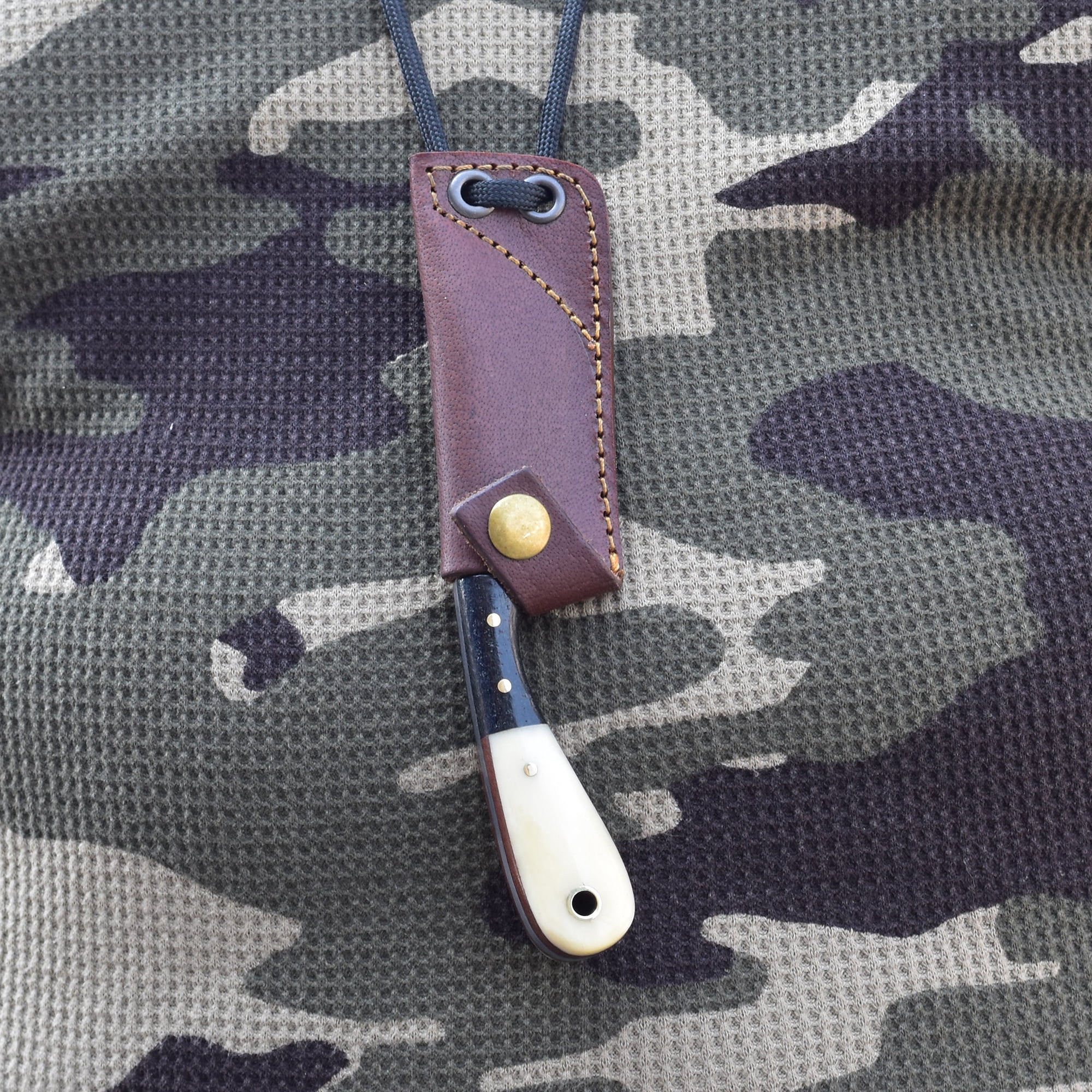 Knives Ranch 3133-SG Antler Neck Knife – Fixed Blade Pocket Knife with Leather Sheath & Paracord, Outdoor EDC Hunting Utility Knife