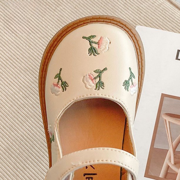 Zapatos de cuero pequeños de princesa para niñas, zapatos de baile Guofeng con flores de primavera, zapatos individuales grandes para niñas