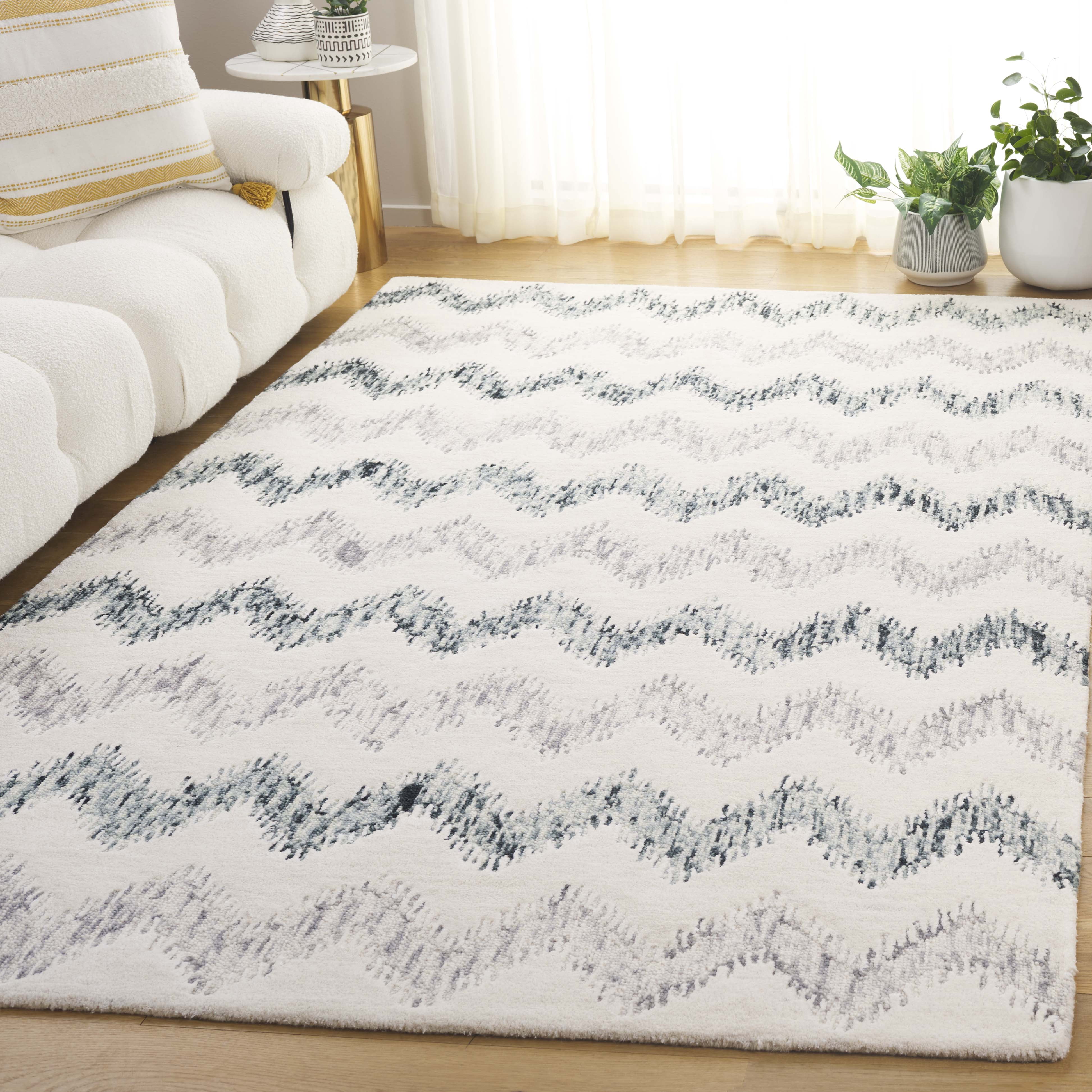 SAFAVIEH Soho Angela Zig-Zag Area Rug, Ivory/Gray, 5' x 8'