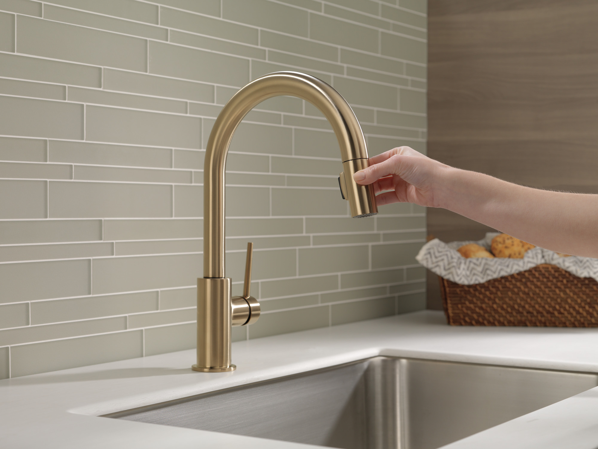 Delta Trinsic® Single Handle Pull-Down Kitchen Faucet - image 4 of 10