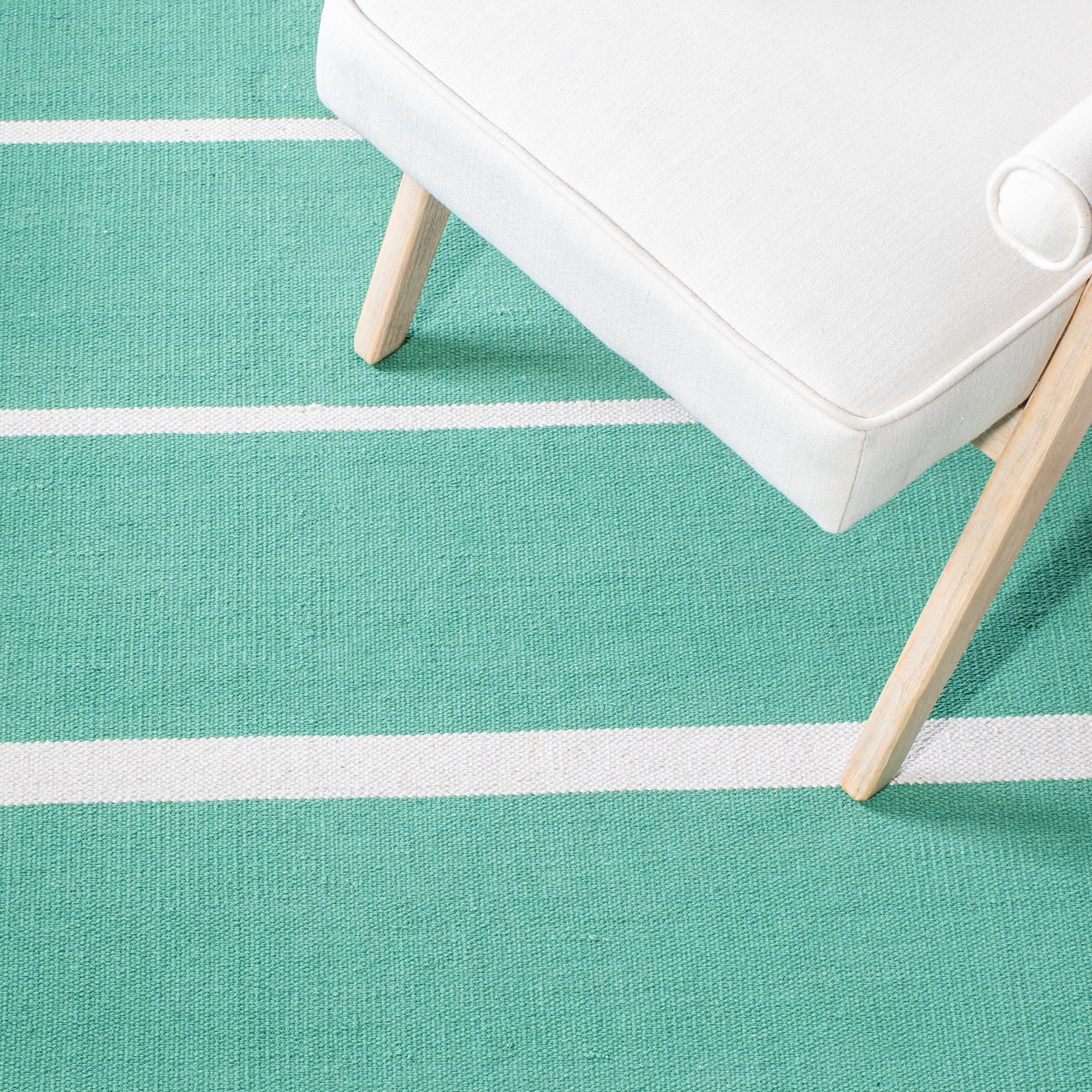 SAFAVIEH Montauk Oswald Geometric Striped Cotton Area Rug, Dark Green/Ivory, 6' x 6' Round
