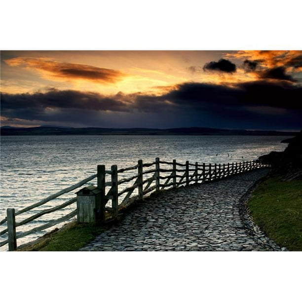 Posterazzi DPI1826222 Chemin le Long de l'Eau Île Sainte Berwick Northumberland Affiche Imprimée par John Short, 17 x 11