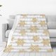 thumbnail image 1 of Fotbe Gold Snowflake Manta de Franela Acolchonada con Estampado, Súper Suave y Esponjosa, Extra Grande para Sofá, Cama, Uso Todo el Año-50"x40", 1 of 7