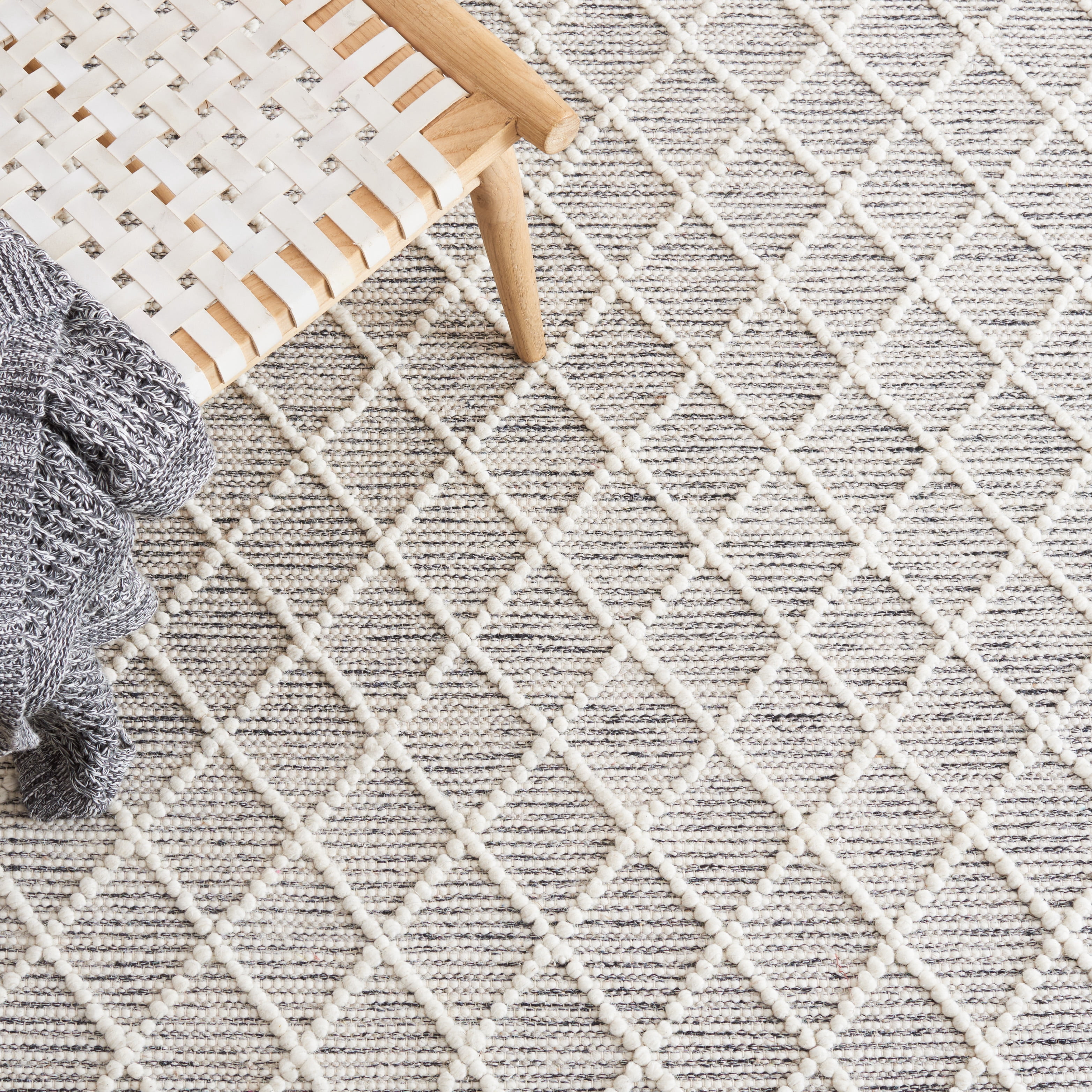 SAFAVIEH Vermont William Trellis Area Rug, Grey/Ivory, 4' x 6'