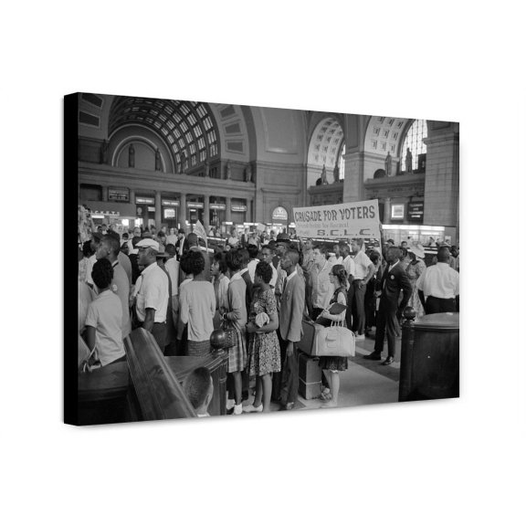 Canvas Print: Marchers Arriving At Union Station For The March On Washington, 1963