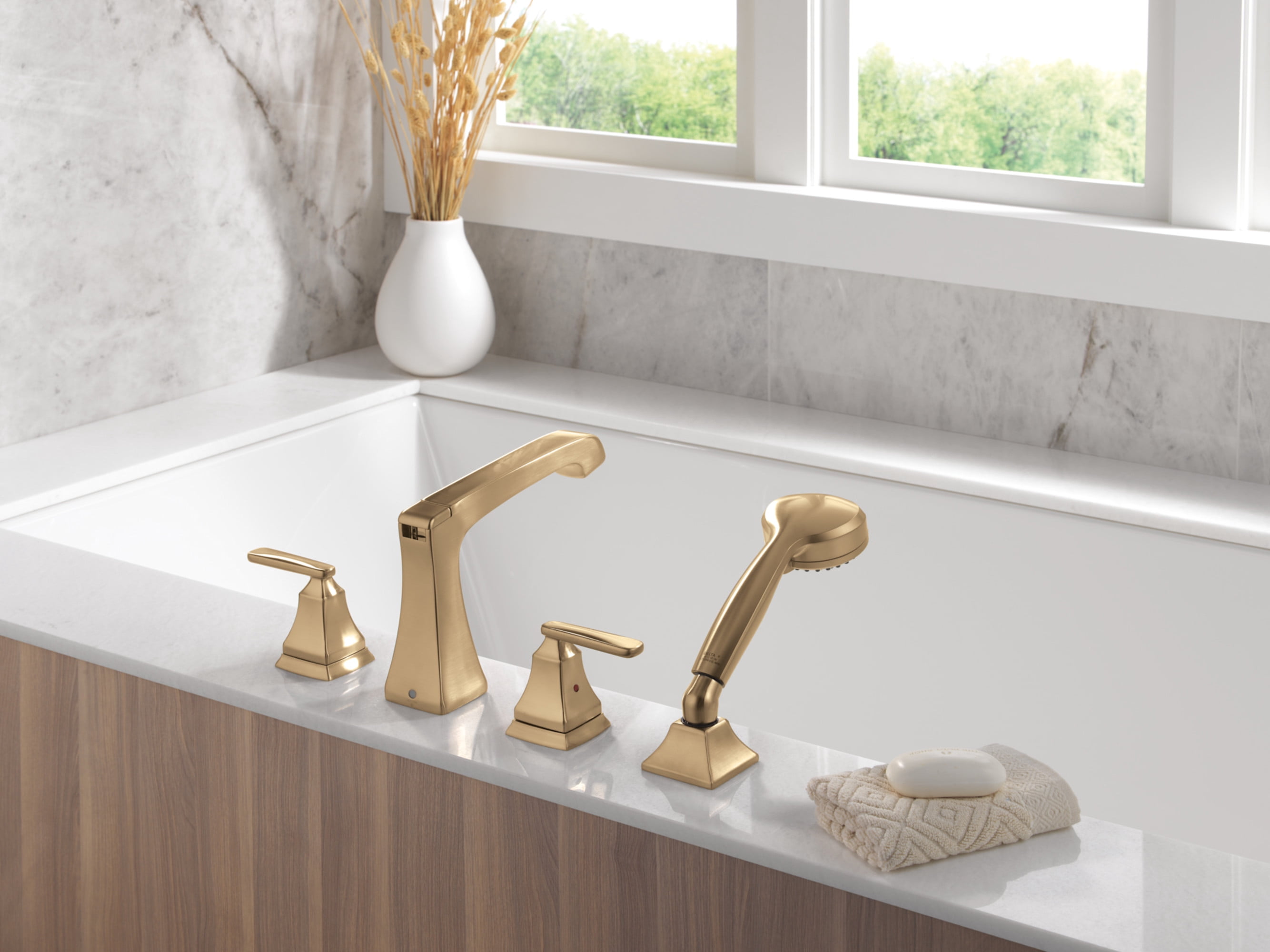 Delta T4764 Ashlyn Deck Mounted Roman Tub Filler - Black