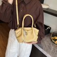 thumbnail image 4 of Bolso de mano retro plisado de nicho para mujer, nuevo bolso de hombro tipo mensajero de alta gama para desplazamientos diarios, 2025, 4 of 5