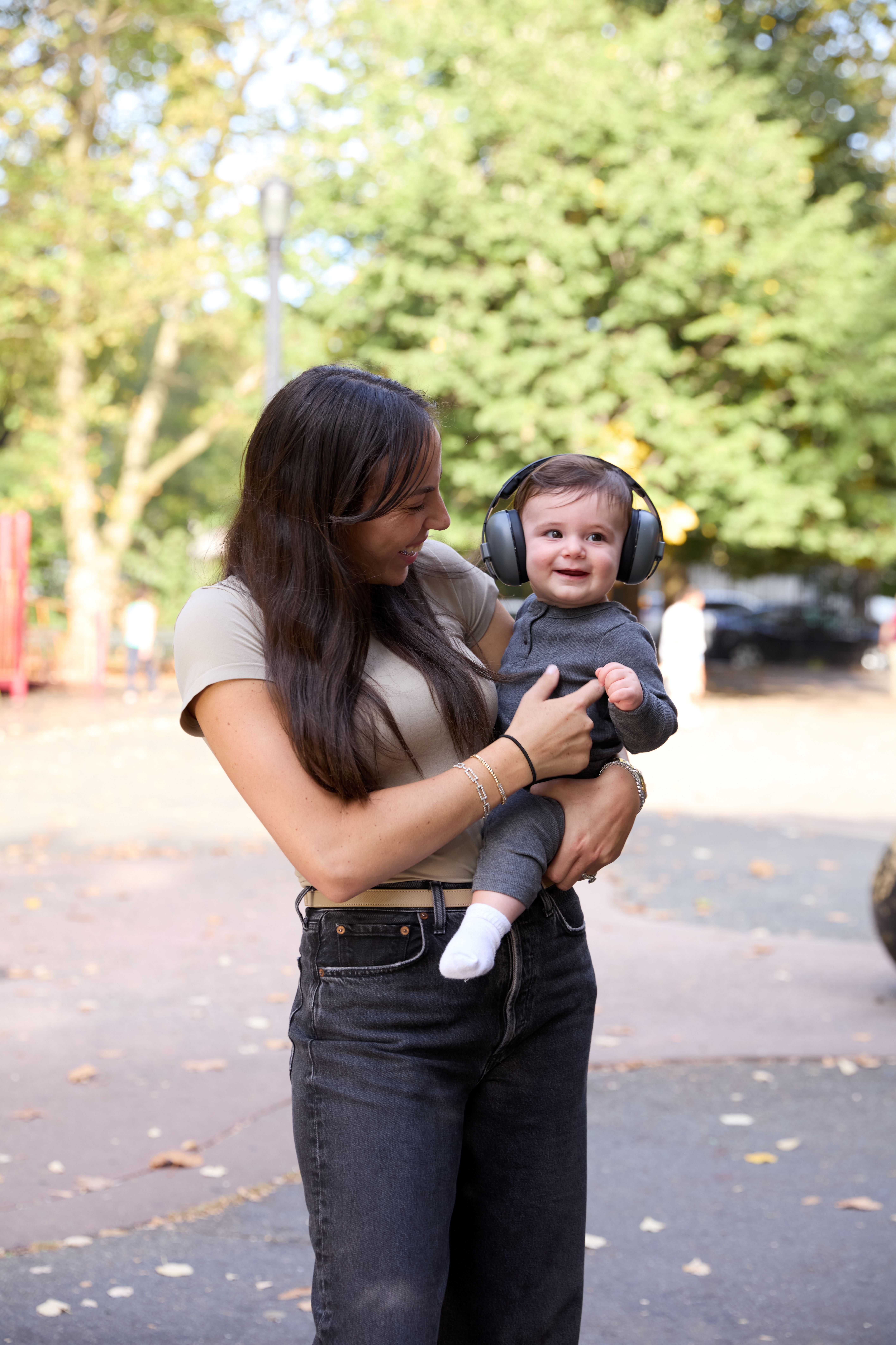 Safety 1st Noise Reducing Rating 22 Decibels Protection  Infant & Toddler Earmuffs, Space Gray