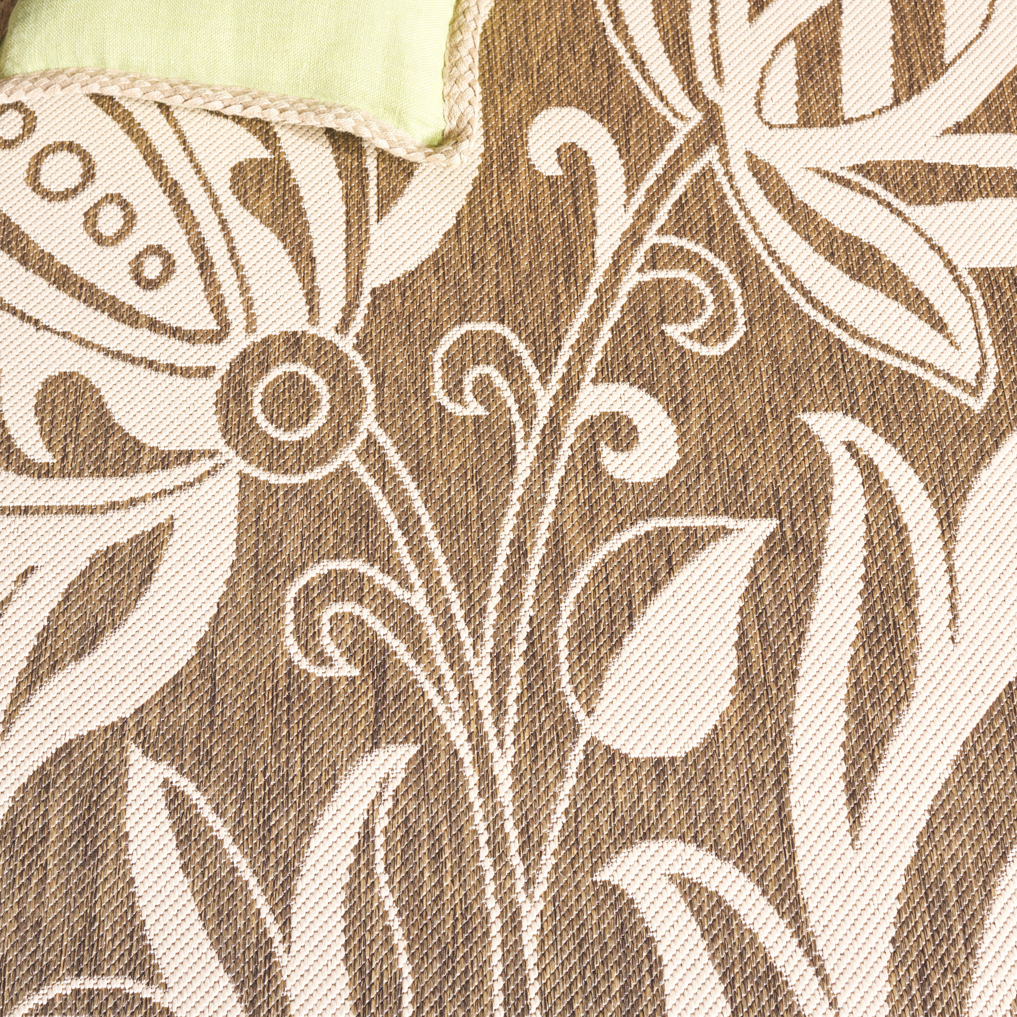 Safavieh Courtyard Crystal Floral Indoor/Outdoor Area Rug, Brown/Natural, 2' x 3'7"