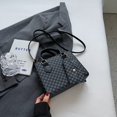 thumbnail image 1 of Bolso cuadrado de mano pequeño a cuadros de moda 2024 otoño nuevo estilo retro pequeño bolso madre bolso bandolera de un solo hombro para mujer, 1 of 5