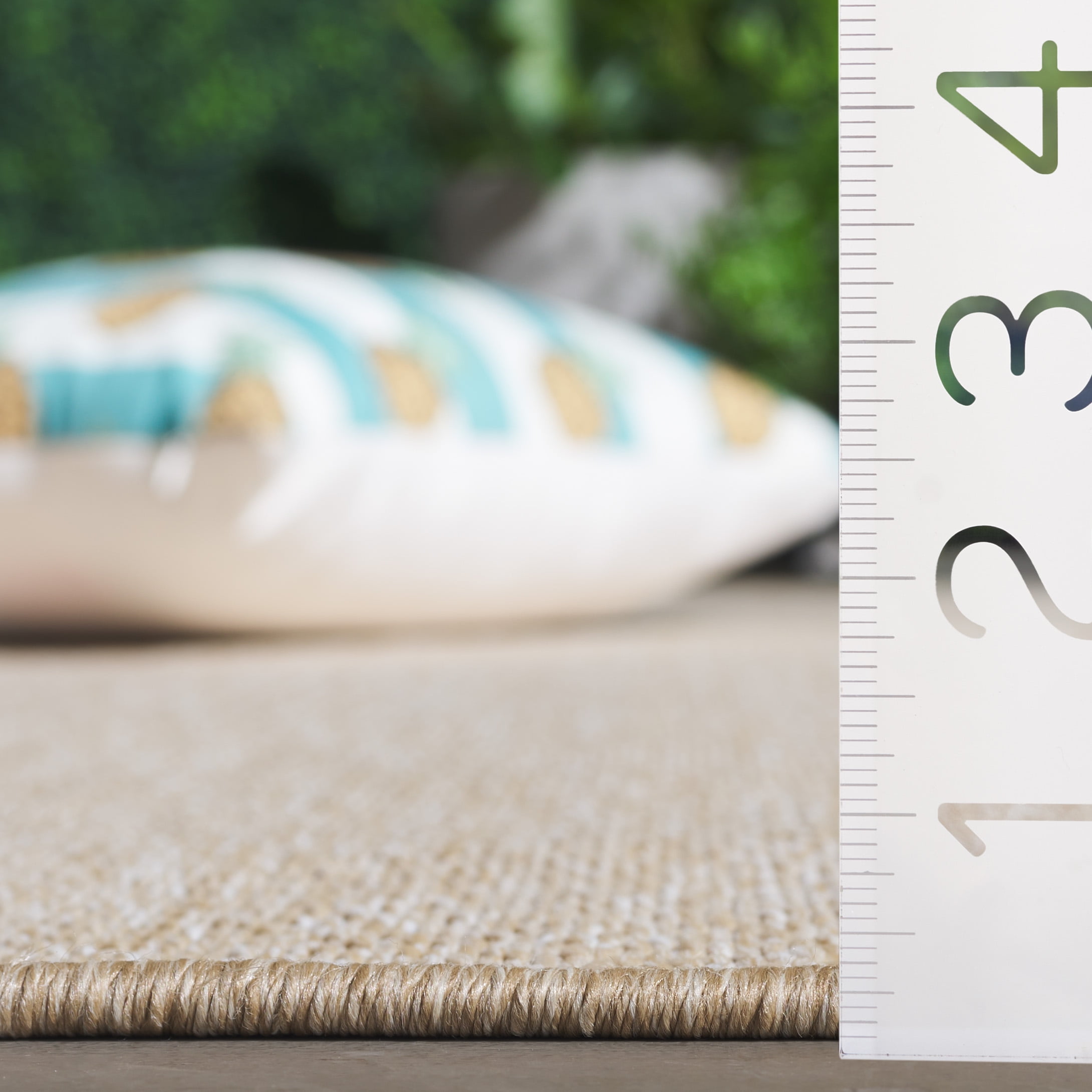 SAFAVIEH Sisal Performance Tendrils Solid Indoor/Outdoor Area Rug, Beige, 6'7" x 6'7" Round