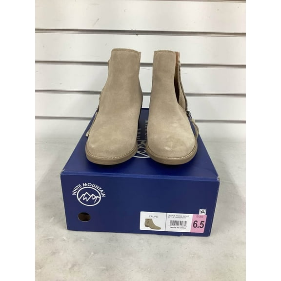 White Mountain Women's Suede Ankle Boot Size 6.5