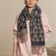 thumbnail image 4 of Bufandas a cuadros escoceses para mujer en invierno, bufandas largas para mujer con flecos, bufandas súper suaves para mujer en invierno, 4 of 5