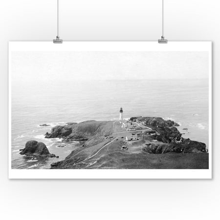 Newport, Oregon Yaquina Lighthouse from Golf Course Photograph (9x12 Art Print, Wall Decor Travel (Best Golf Course Photos)