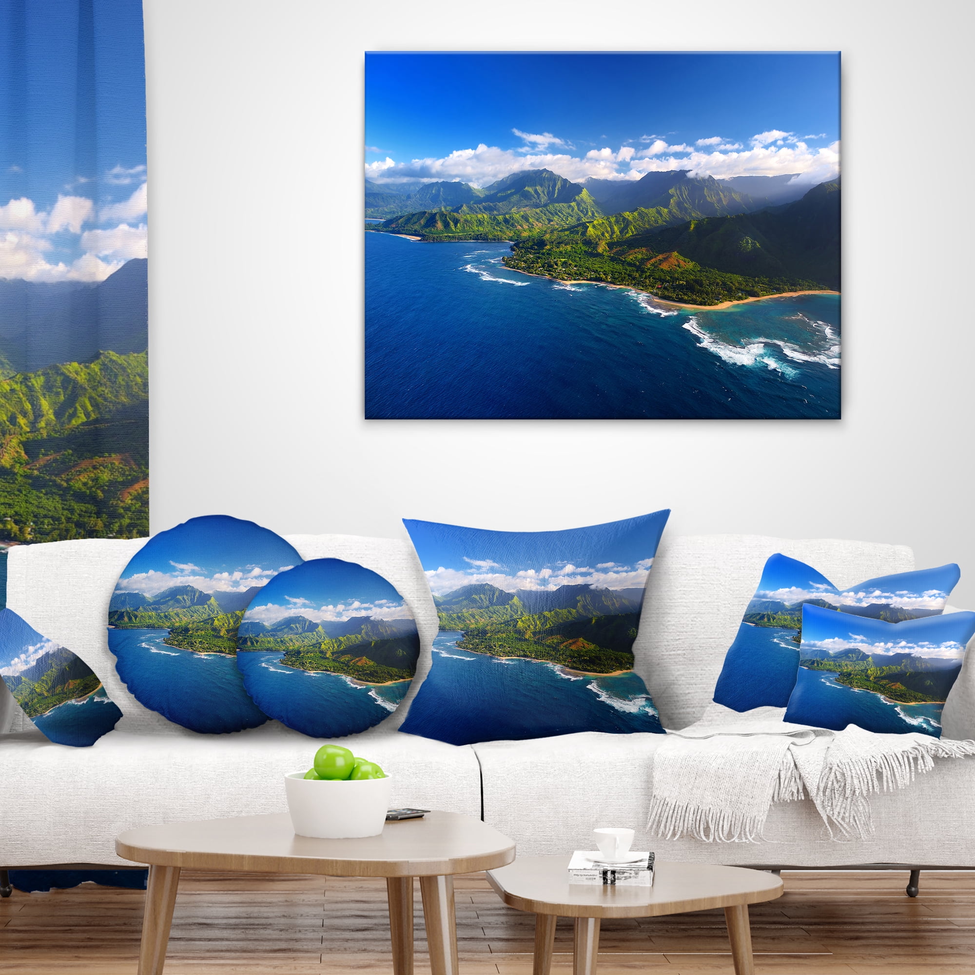 Designart Na Pali Coast Wide View - Beach Photography Throw Pillow - 18x18