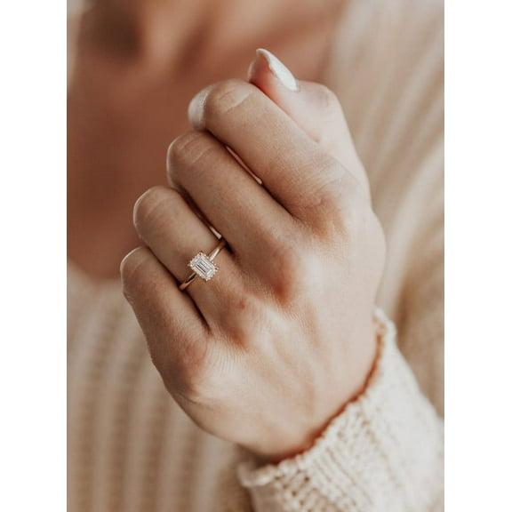 SOLITAIRE JEWELS 1.CT Emerald Moissanite Diamond Solitaire Engagement Ring 10K White Gold