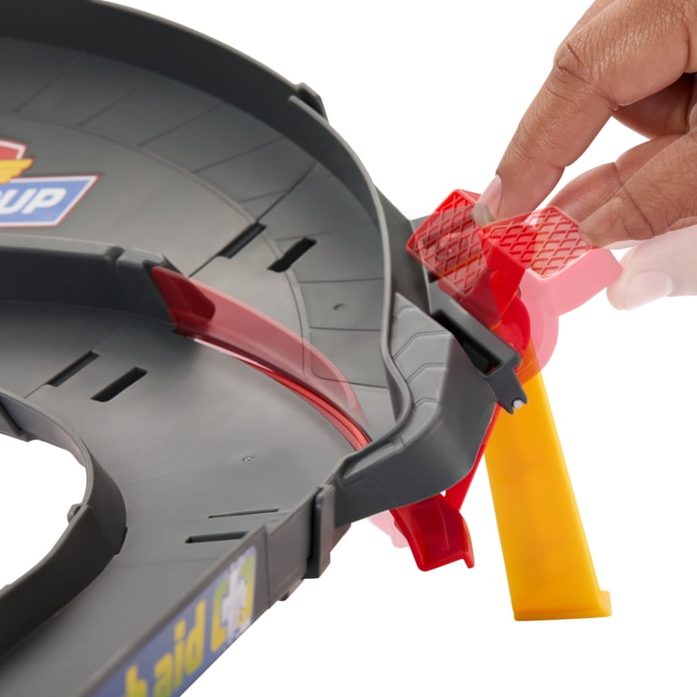 Disney and Pixar Cars NASCAR Lane Change Race Playset with 2 Toy