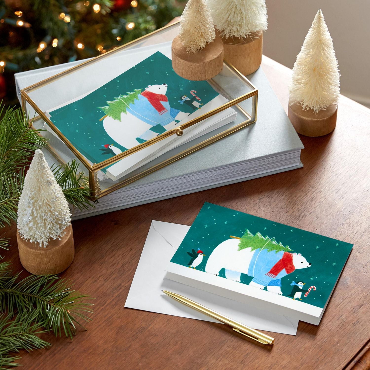 Boîte de cartes Hallmark de Noël, pingouins et ours polaire (paquet de 16 cartes et enveloppes)
