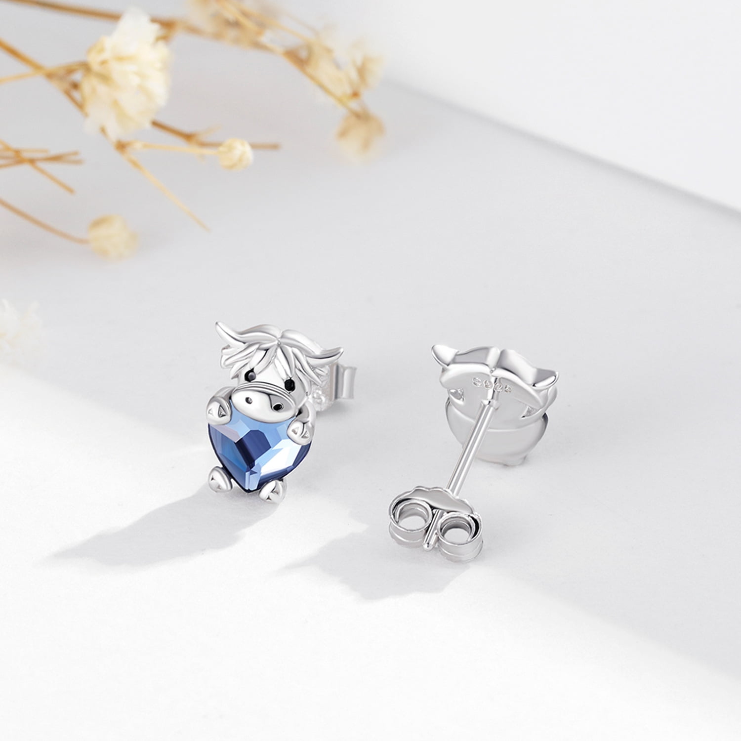 Midir&Etain Highland Cow Earrings Sterling Silver Crystal Cute Animal Studs Earrings for Sensitive Ears Birthday Gifts for Women