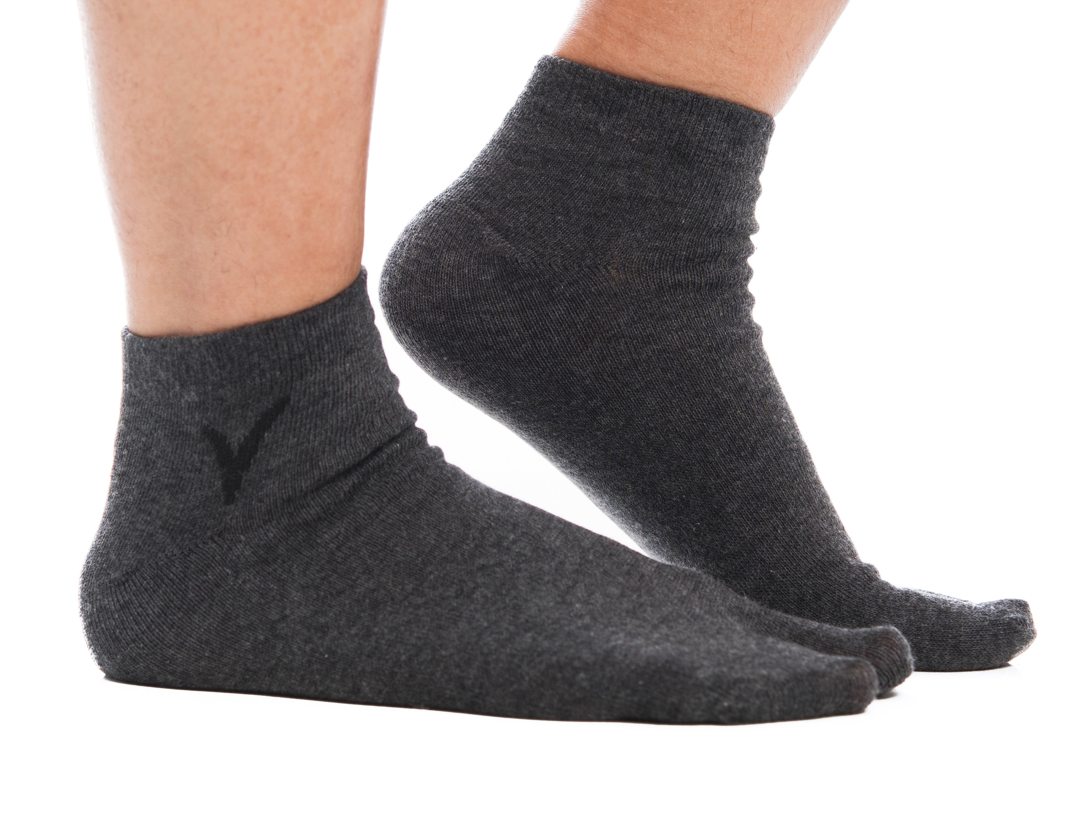 Love Socks Womens Ankle Socks 3 Pair Awareness Survivor Ribbon Print Gray NWT $5