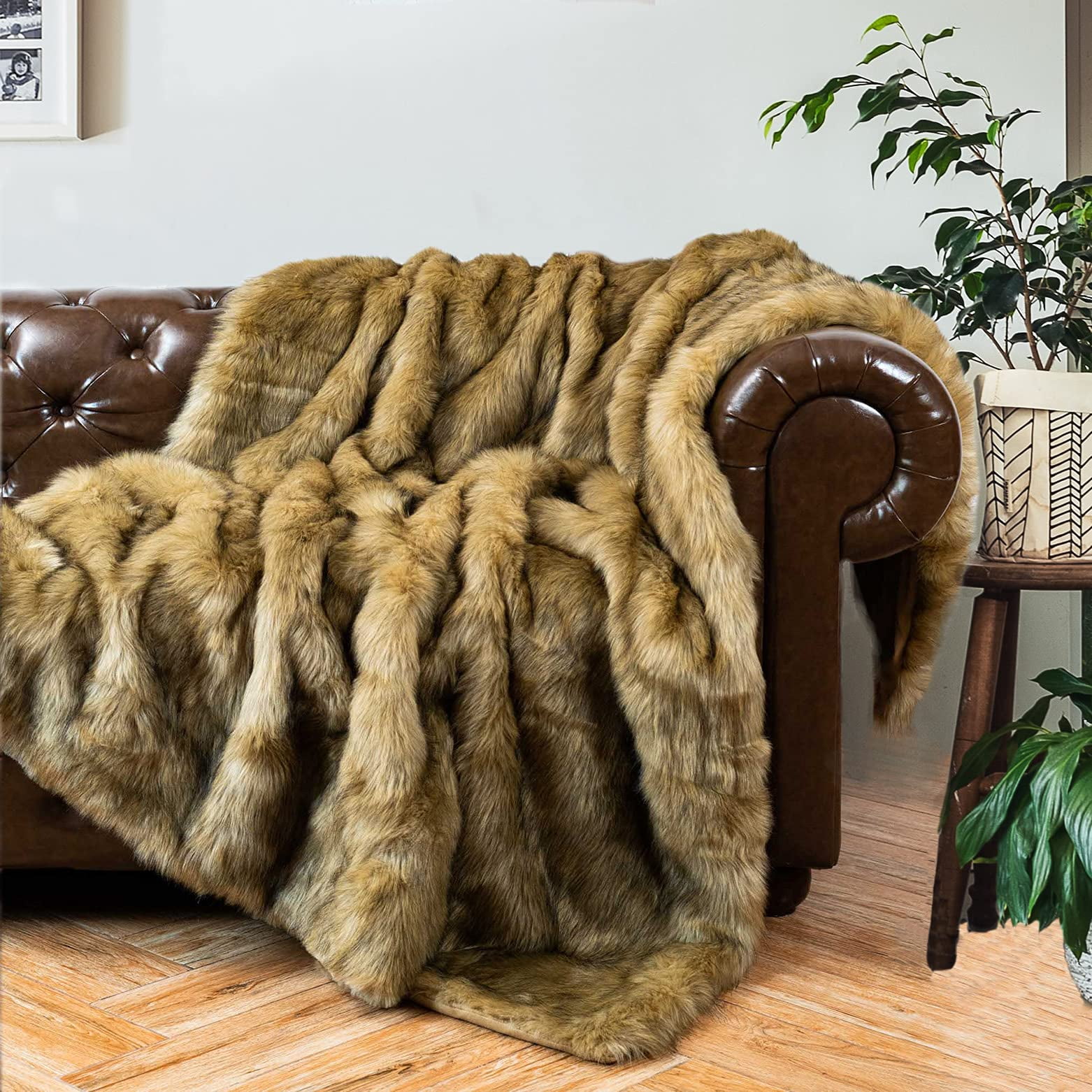 Battilo Luxury Camel Faux Fur Throw Blanket, Soft Cozy Warm Mink Faux Fur  Blanket for Bed, Home Decor, Large Faux Fur Blankets and Throws, 60x80