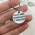thumbnail image 3 of Llavero con colgante con la letra "Conduce seguro porque te amo", accesorio para coche, 3 of 4