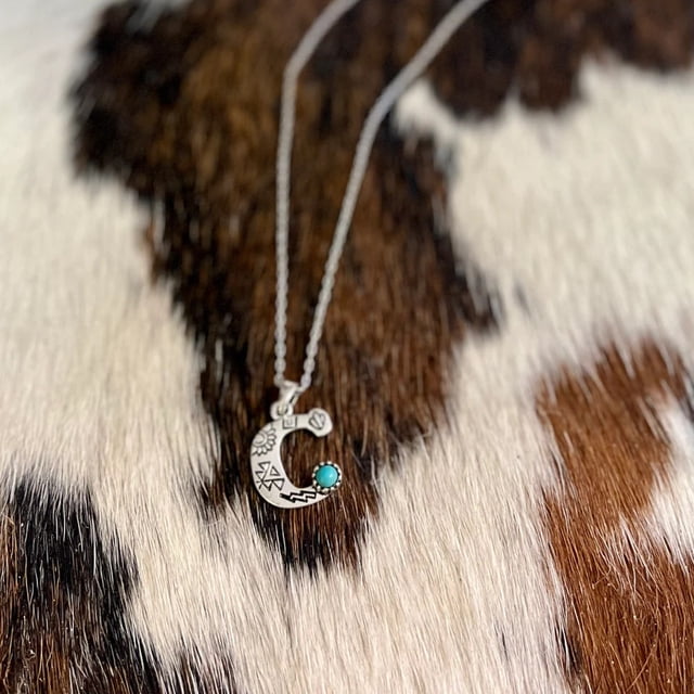 Retro Style Turquoise Alphabet Necklace Featuring 26 Unique Letter Charms for Fashion Accessory