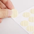 thumbnail image 3 of Pegatinas para orificios de tornillos, cubiertas de PVC autoadhesivas, pegatinas decorativas de 21 mm, tapas de cubiertas para tornillos, ideales para muebles de madera, armario, estante, placa de, 3 of 7