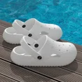 thumbnail image 2 of Zuecos de verano para hombre y mujer, zapatillas informales de suela blanda para interiores, sandalias deportivas para exteriores para playa y jardín, 2024, 2 of 7